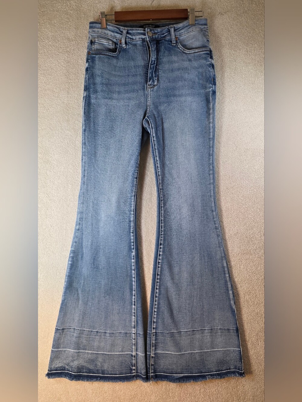 Judy Blue Light Wash High Rise Flare Raw Hem Stretchy Jeans Hippie Boho 9/29